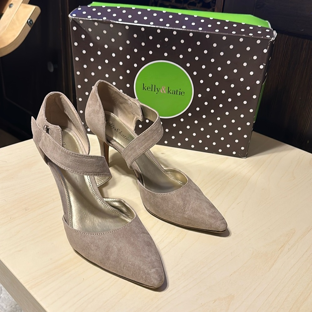 KELLY & KATIE TAN KK TARA WOMEN’S SHOES SIZE 9 IN EXCELLENT CONDITION - Picture 1 of 10